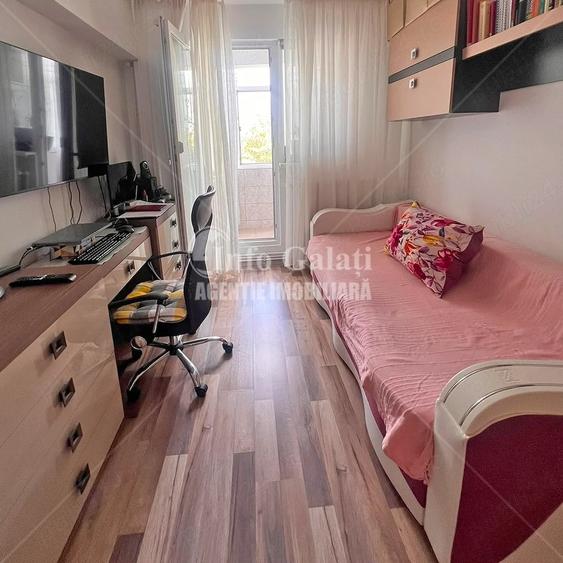 Apartament cu 2 camere decomandat în Micro 14