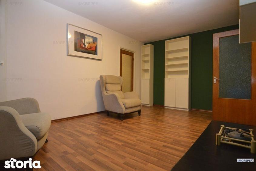 Apartament cu 2 camere, mobilat în Tei