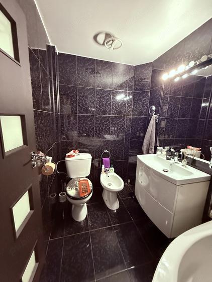 Apartament cu 3 camere decomandat în Basarabia