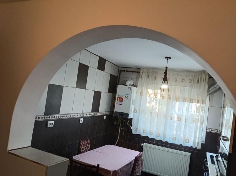 Apartament cu 2 camere semidecomandat în Micro 4