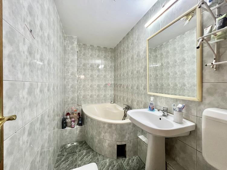 Apartament cu 3 camere decomandat, mobilat în Nerva Traian
