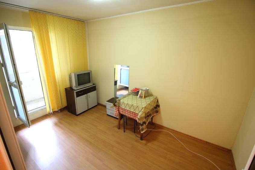 Apartament cu 2 camere decomandat în