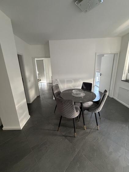 Apartament cu 3 camere semidecomandat în Sânnicoară