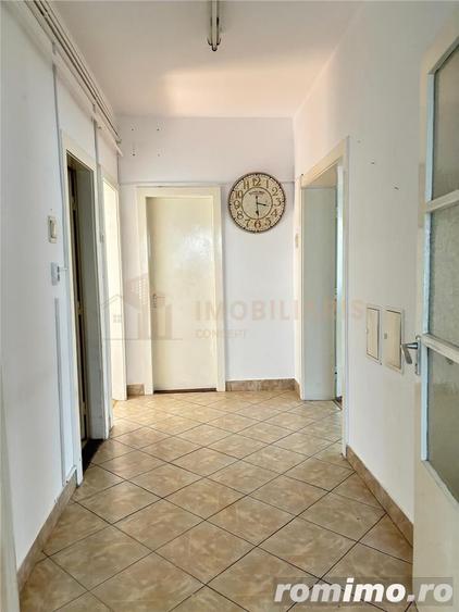 Casă cu 6 camere cu Teren 300 Mp în Central