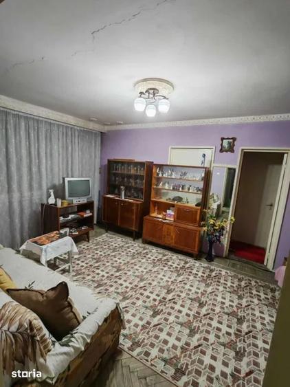 Apartament cu 3 camere semidecomandat în Țiglina 3