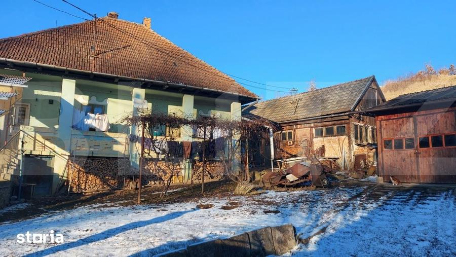 Casă cu 4 camere cu Teren 1500 Mp în Central