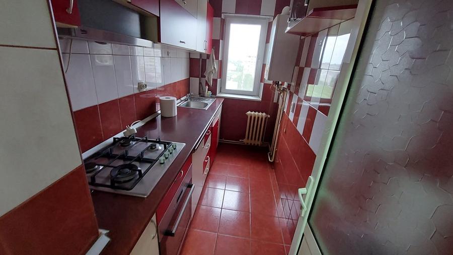 Apartament cu 2 camere decomandat, mobilat în Mircea cel Bătrân