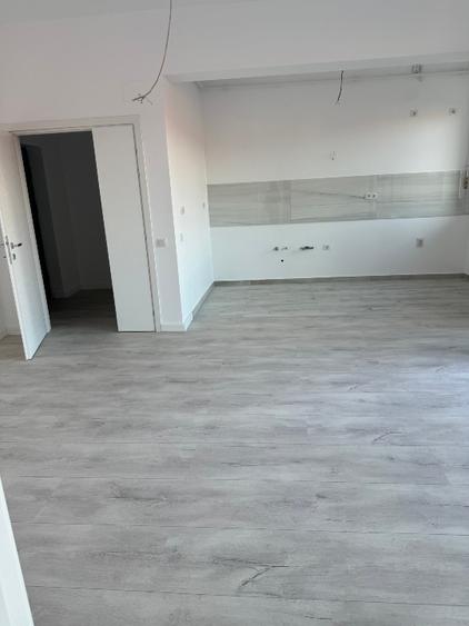 Apartament cu 2 camere decomandat, mobilat în Traian
