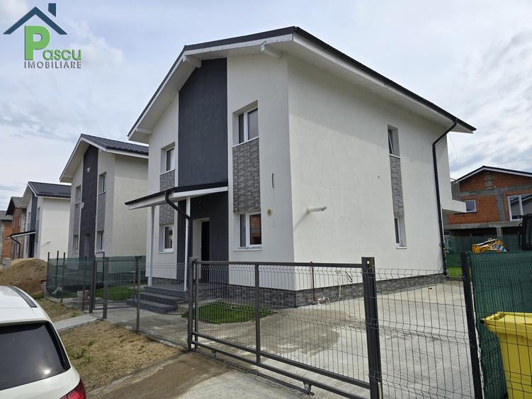 Casă individuală cu 3 camere cu Canalizare în Central