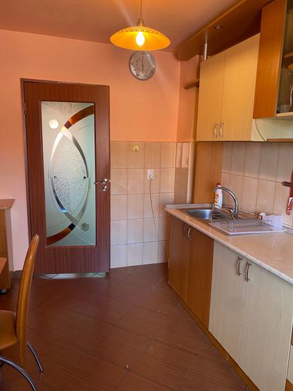 Apartament cu 3 camere mobilat si utilat, zona semicentrala - 10