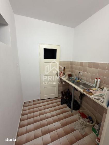 Casă cu 4 camere cu Teren 2747 Mp în Central
