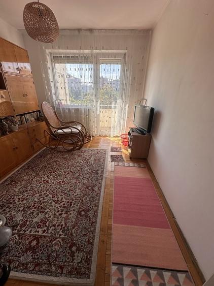 Apartament cu 4 camere decomandat în Dacia