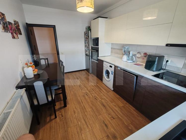 Apartament cu 2 camere decomandat, mobilat în Tractorul