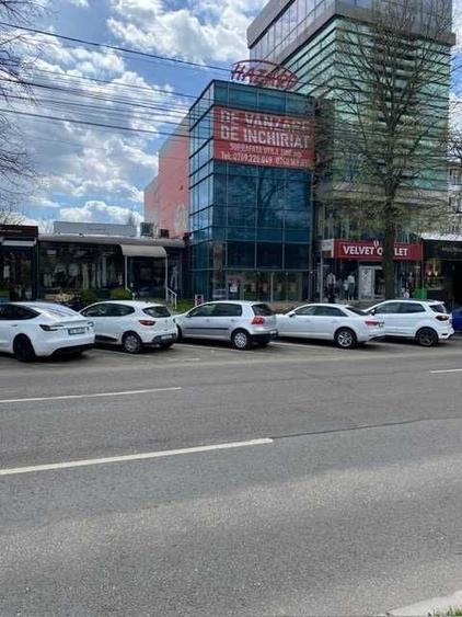 Spațiu comercial, de 1,100 mp, în Central