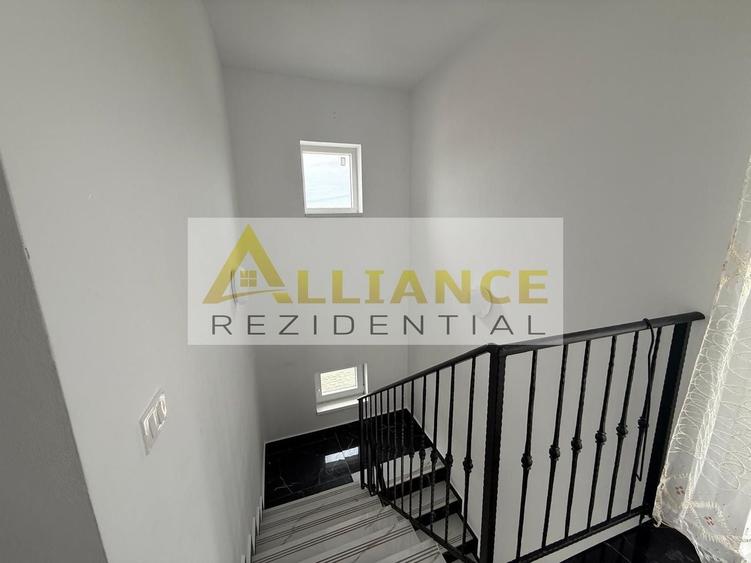Casă individuală cu 4 camere cu Canalizare în Berceni