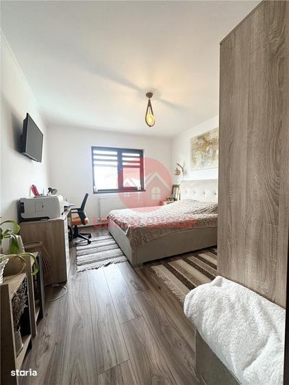 Casă cu 4 camere cu Teren 690 Mp în Corbu