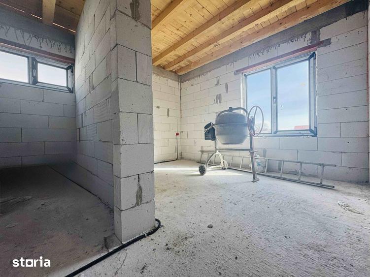 Casă cu 4 camere cu Teren 720 Mp în Borș