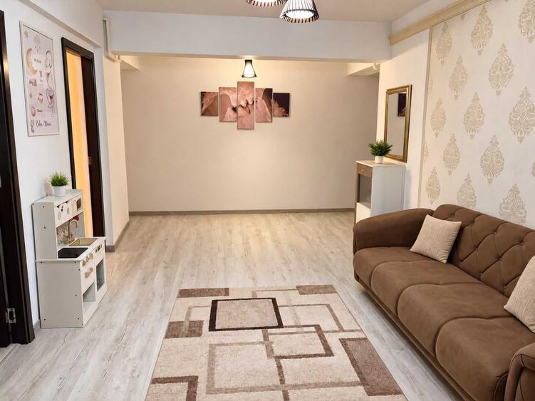 Apartament cu 3 camere semidecomandat în Roșu