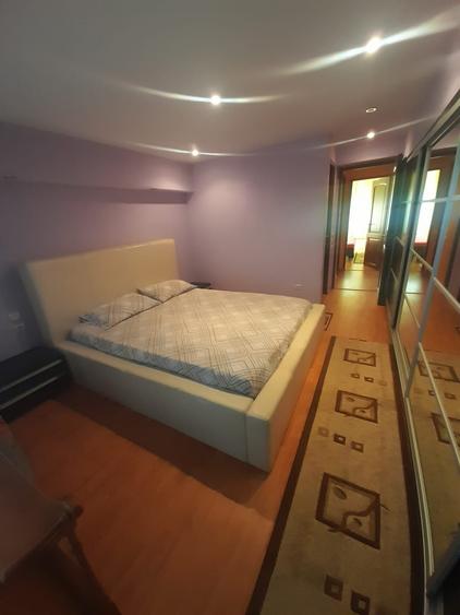 Apartament cu 3 camere decomandat în Ultracentral