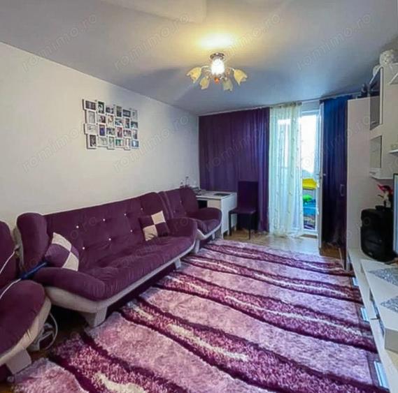Apartament cu 2 camere decomandat în Micro 15
