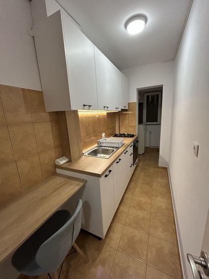 Garsonieră decomandată în Central