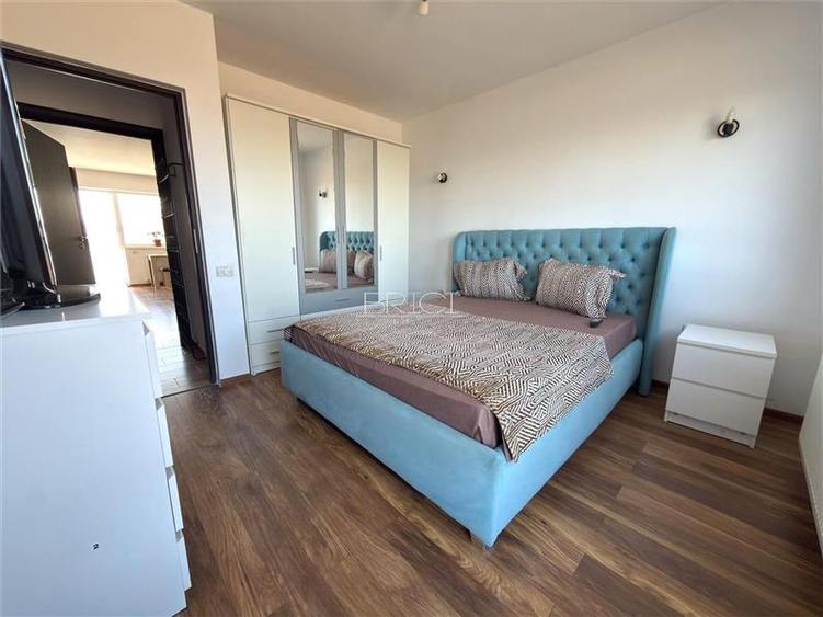Apartament cu 2 camere semidecomandat în Tractorul