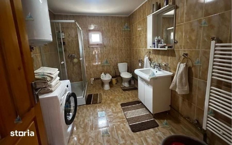 Casă cu 4 camere cu Teren 1450 Mp în Stănești
