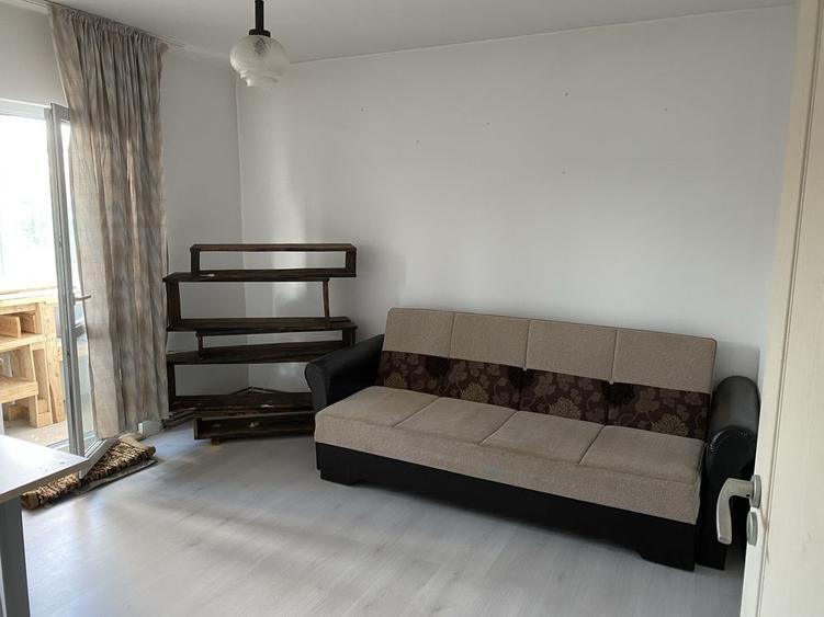 Apartament cu 3 camere în Florești