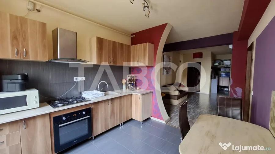 Apartament cu 3 camere decomandat în Turnișor