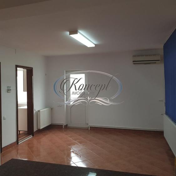 Casă individuală cu 6 camere cu Canalizare în Zorilor