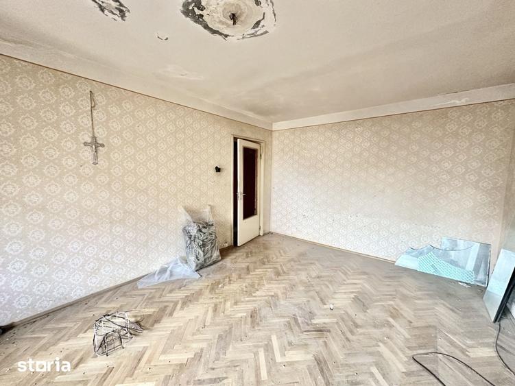 Apartament cu 3 camere decomandat în Soarelui