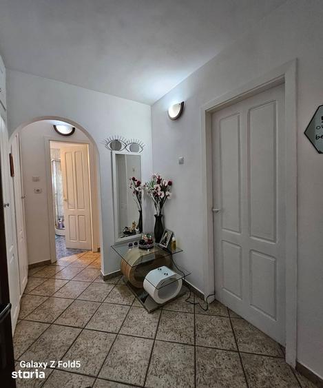 Apartament cu 2 camere decomandat în Decebal
