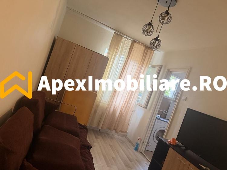 Garsonieră decomandată, mobilată în Titan