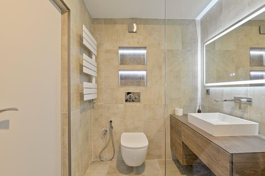 Apartament cu 3 camere semidecomandat, mobilat în Herăstrău
