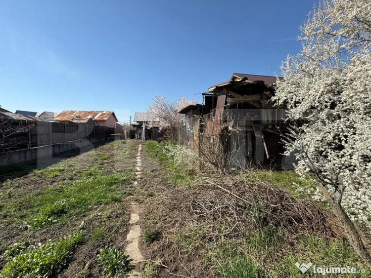 Casă cu 3 camere cu Teren 2800 Mp în Păulești