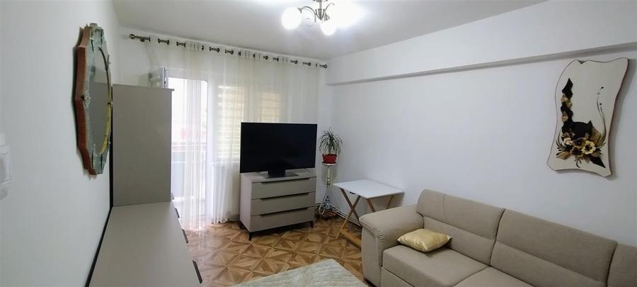 Apartament cu 2 camere decomandat, mobilat în Central