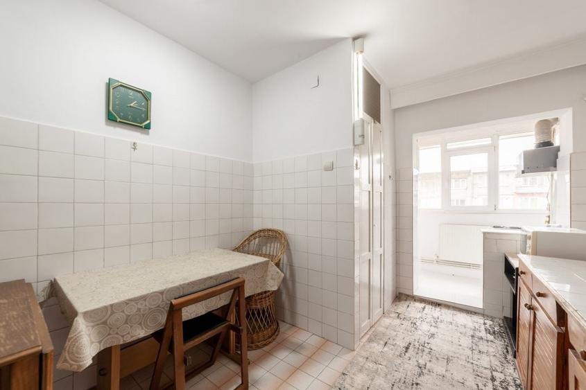 Apartament cu 3 camere decomandat în Bere