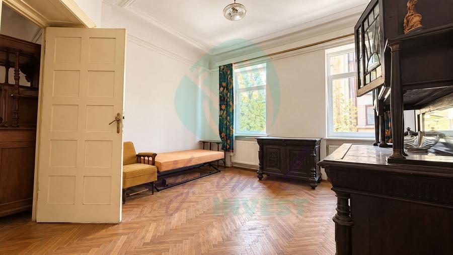 Apartament cu 3 camere semidecomandat în Armeneasca