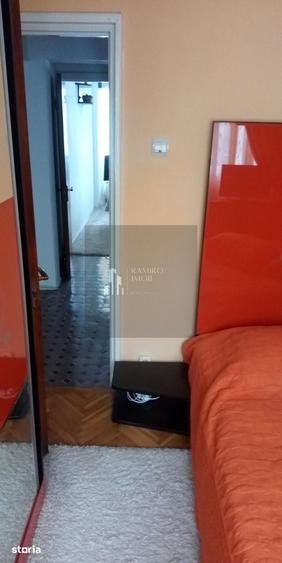 Apartament cu 4 camere în Drumul Taberei
