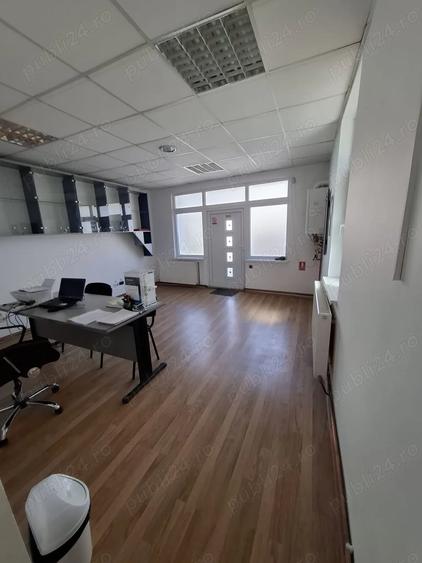Spațiu comercial, de 60 mp, în Rovine