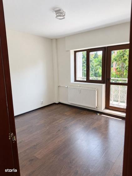 Apartament cu 4 camere în Unirii