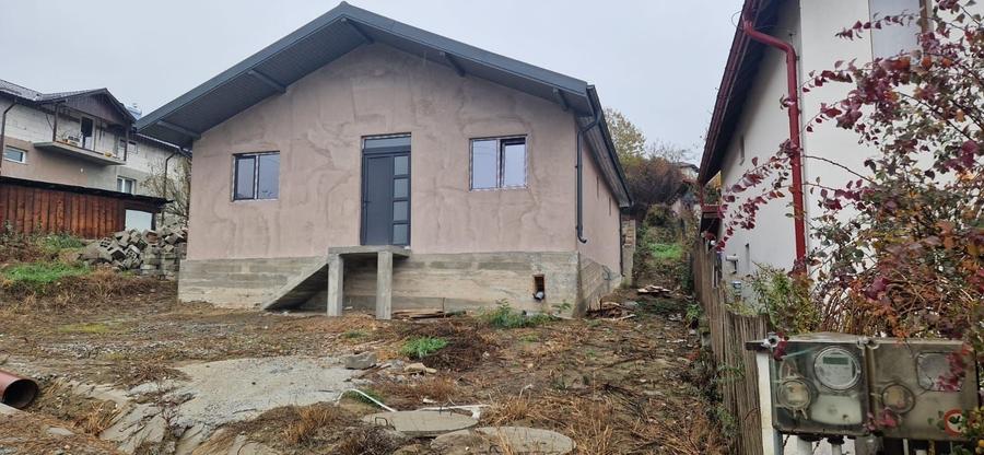 Casă cu 3 camere cu Teren 1128 Mp în Vlădești