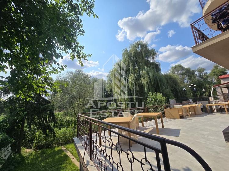 Casă individuală cu 8 camere cu Canalizare în Șag