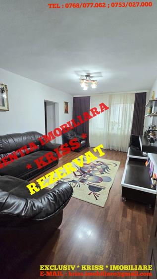 Apartament cu 3 camere semidecomandat în Banat