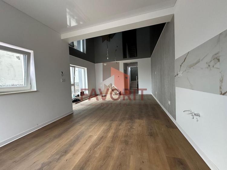 Duplex cu 4 camere cu Canalizare în Săcălaz