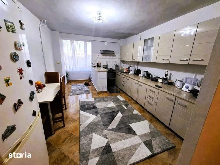 Apartament cu 4 camere decomandat în Mircea cel Bătrân