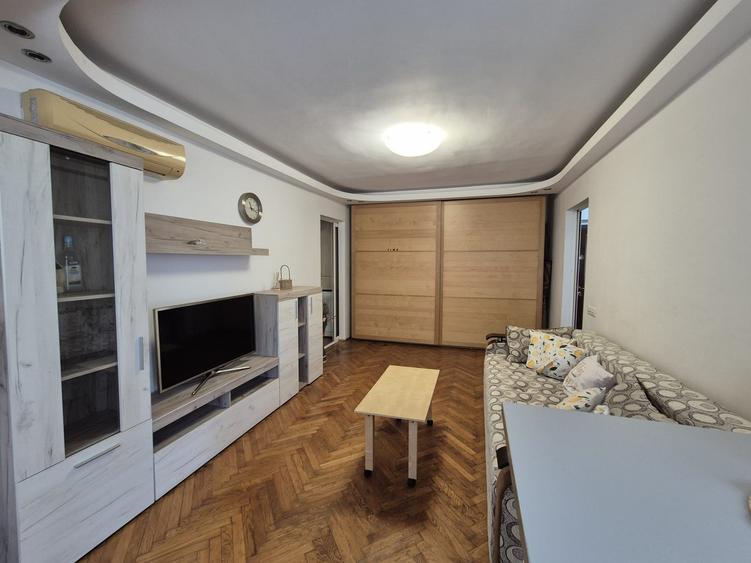 Apartament cu 2 camere semidecomandat în Câmpia Libertății
