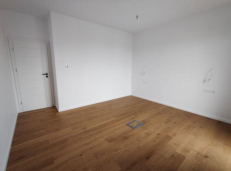 Penthouse cu 4 camere decomandat în Șelimbăr