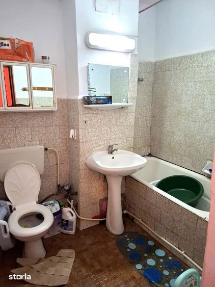 Apartament cu 2 camere decomandat în Broșteni
