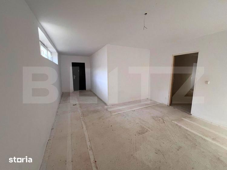 Casă cu 7 camere cu Teren 1342 Mp în Central